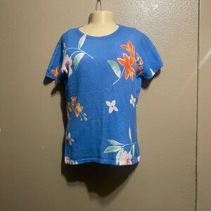 Floral Blue Women's Top good condition
